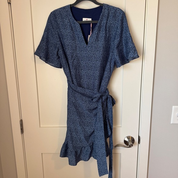 Vineyard Vines Dresses & Skirts - Vineyard Vines Painted Shells Wrap Dress Deep Bay Blue Short Sleeve Ruffle